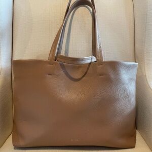 Cuyana Classic Easy Tote in Cappuccino
